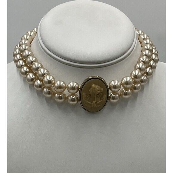Extasia Signed Vintage Cream Faux Pearl Two Strand Yellow Shell Cameo Necklace - Picture 1 of 15